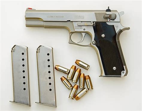 Smith and Wesson 4500 Series Pistols: The pure 90s .